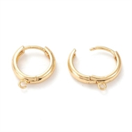 10 øreringe med øsken og nem lukning. Med holdbar belægning